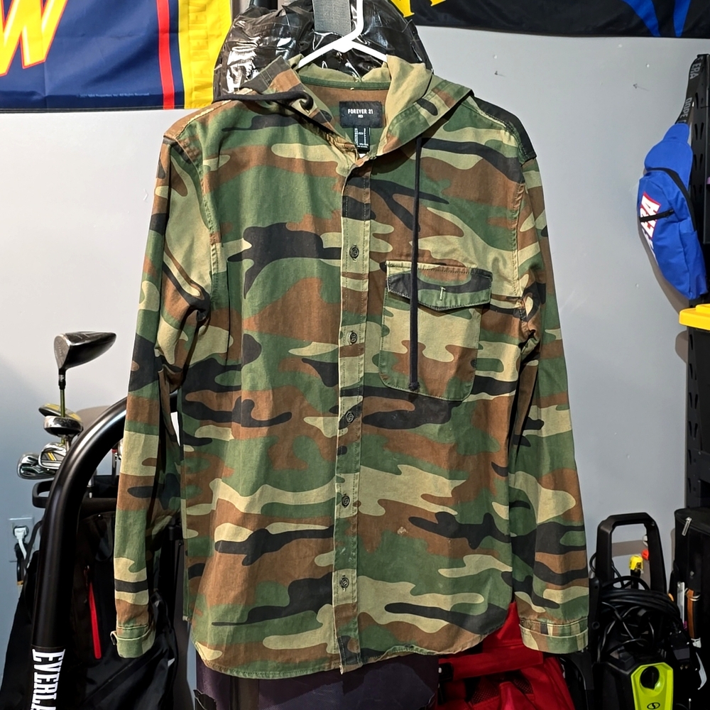 Camo Button Hoodie Jacket Forever21 size Small